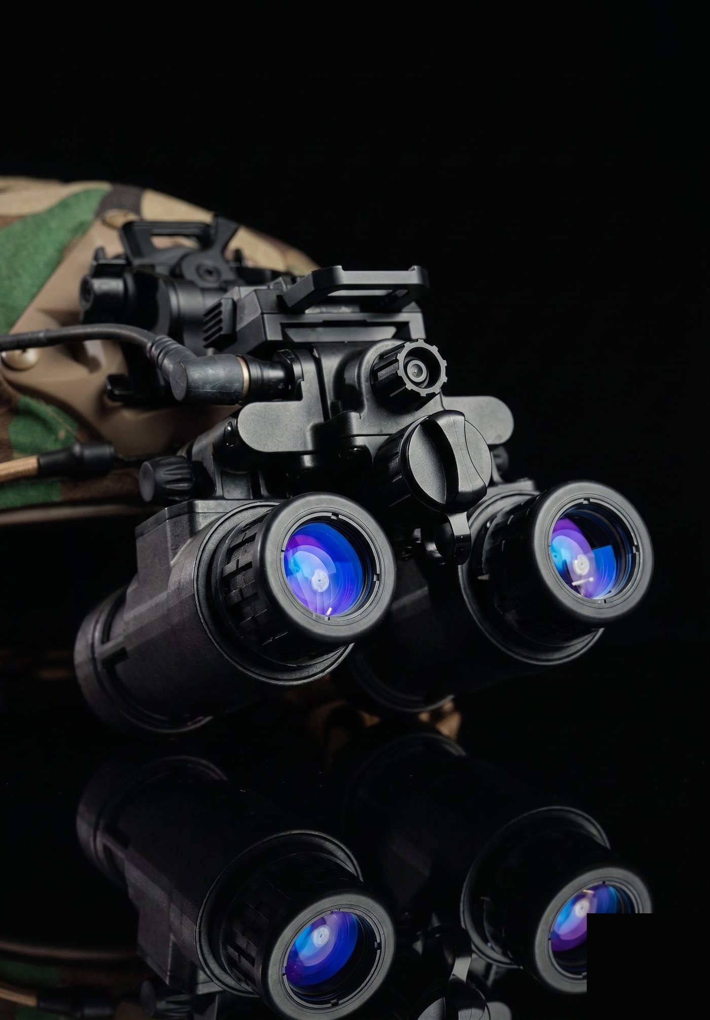 Dual-tube night vision binocular